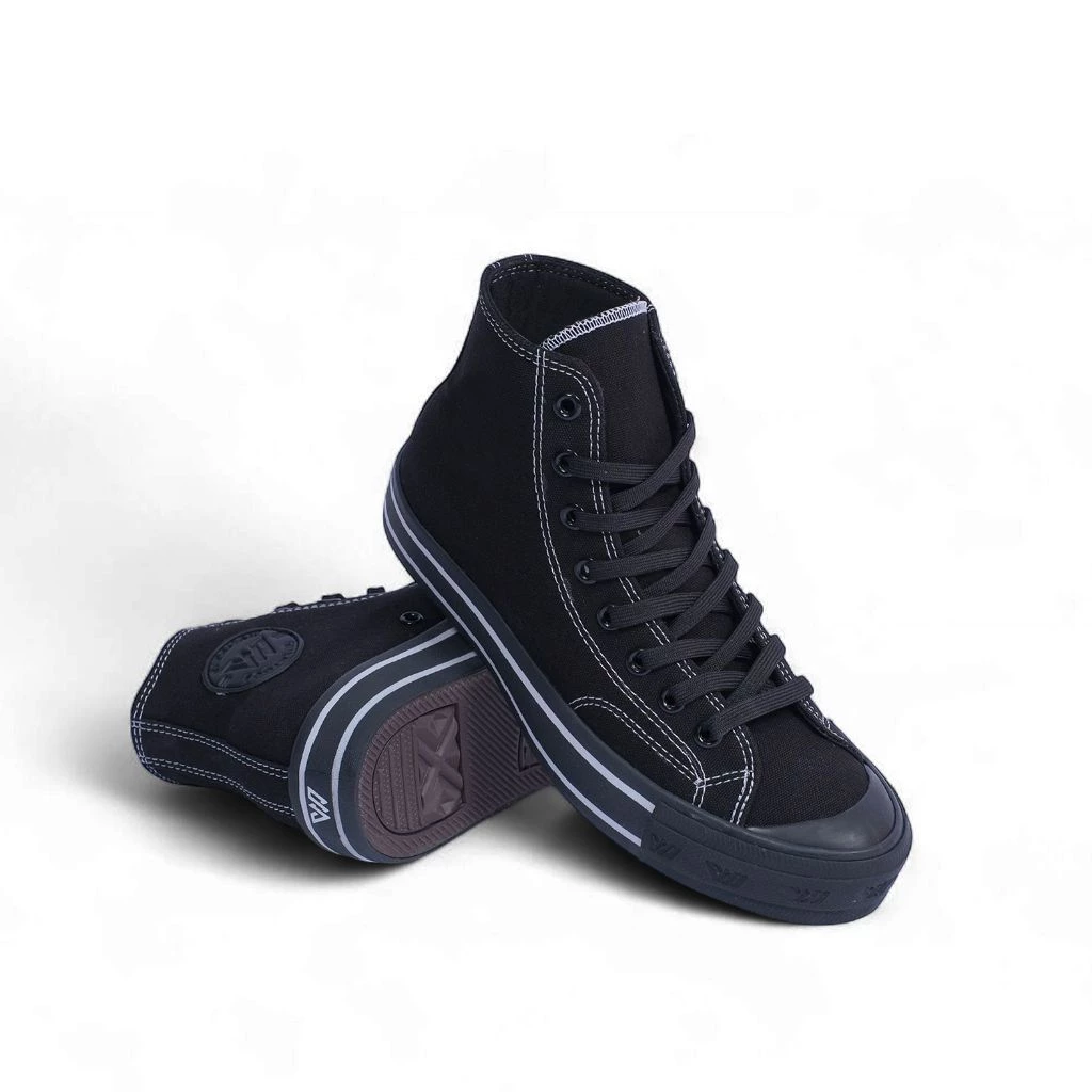 Wakacaw Footwear Retro Hi Black List